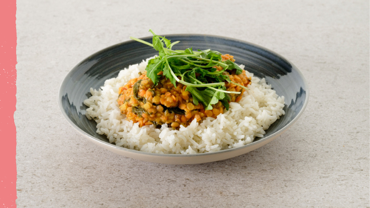 DAHL DE LENTILLES CORAIL ÉPINARDS ET RIZ THAÏ