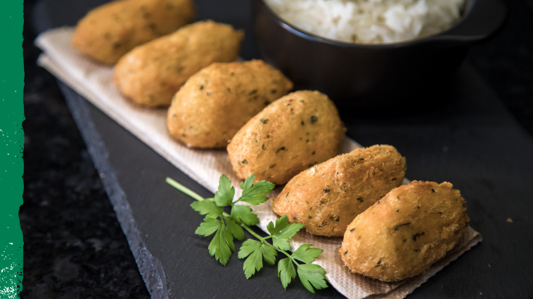 BOLINHOS DE BACALHAU (CROQUETTES DE MORUE)
