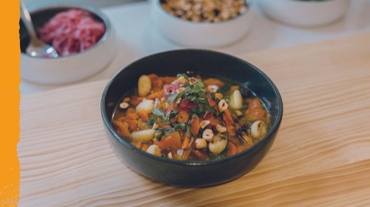 SOUPE CAROTTE CURCUMA GINGEMBRE GNOCCHI & NOISETTES