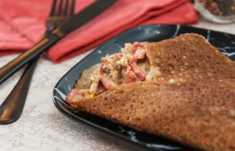 GALETTES CHÈVRE LARDONS OIGNONS