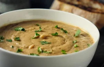 SOUPE DE LENTILLES VERTES RICOTTA PERSIL