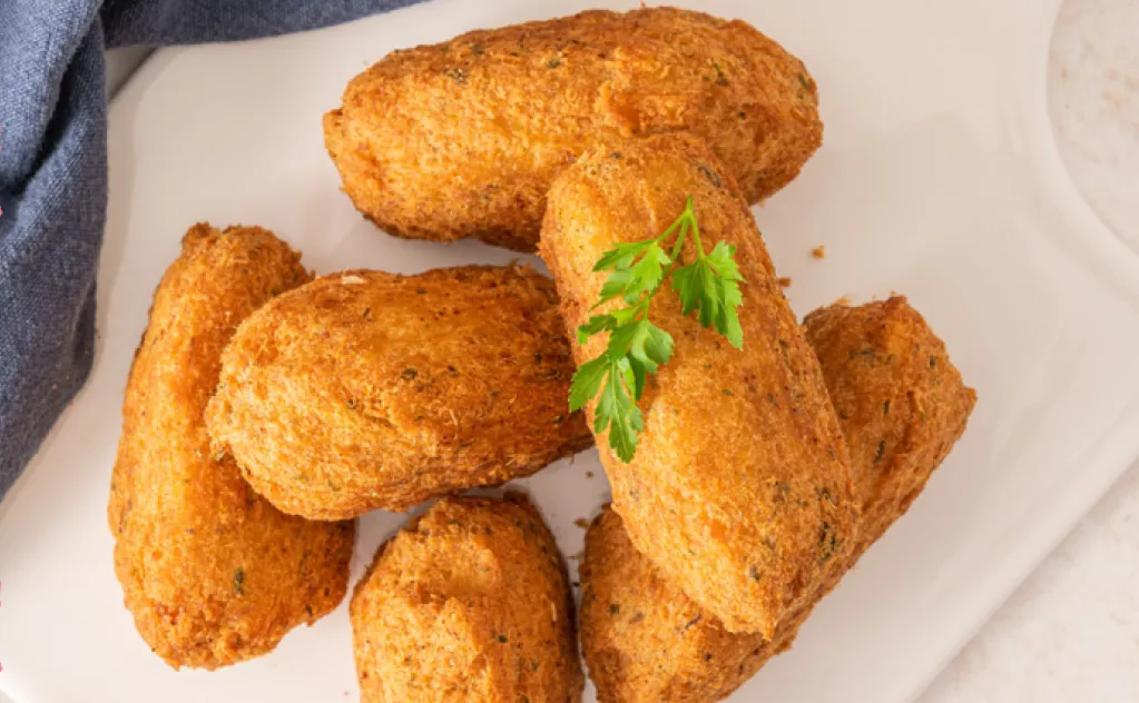 BOLINHOS DE BACALHAU (CROQUETTES DE MORUE)