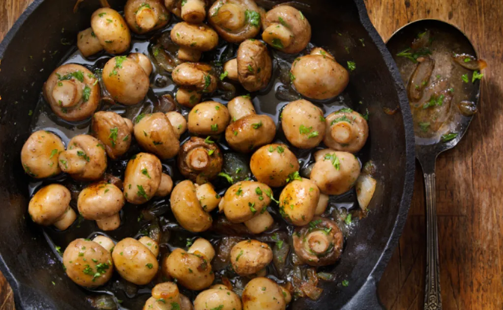 SETAS AL AJILLO (CHAMPIGNONS À L’AIL)