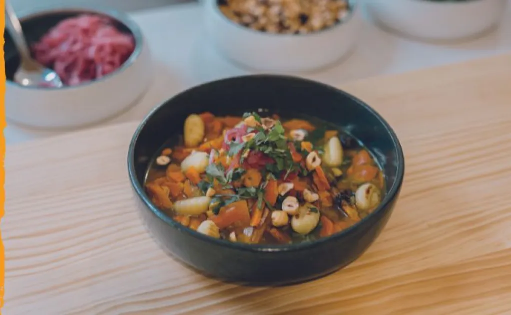 SOUPE CAROTTE CURCUMA GINGEMBRE GNOCCHI & NOISETTES