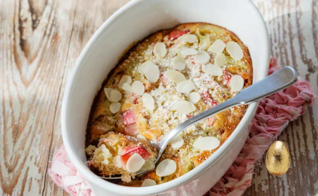 CLAFOUTIS À LA RHUBARBE